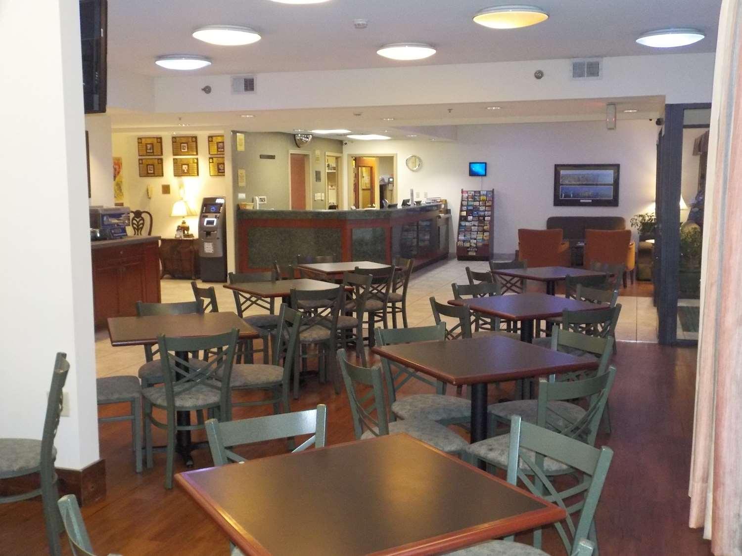 Western Airport Expo Hotel 3*